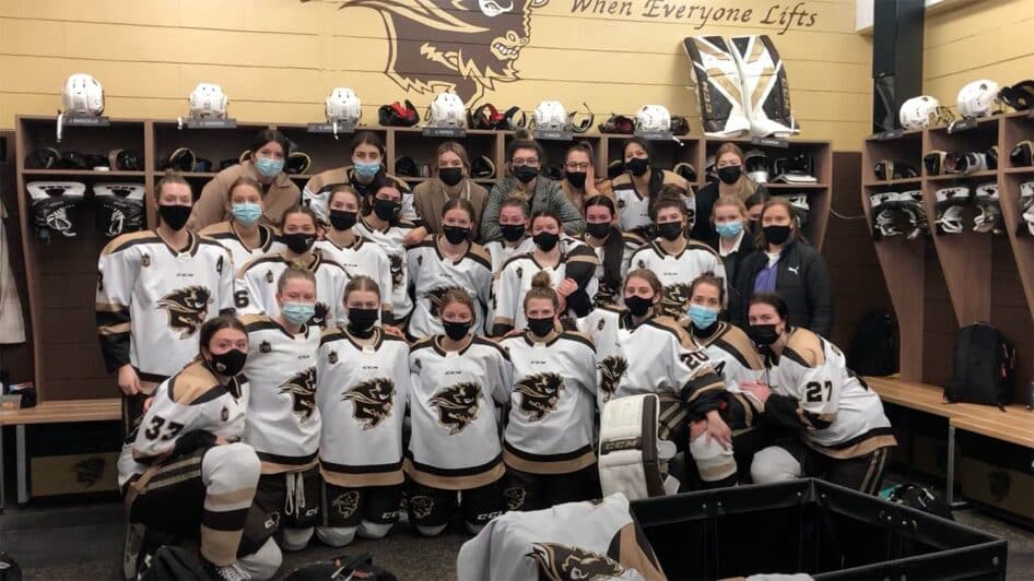 Women's Winnipeg Bison Hockey Team Photo